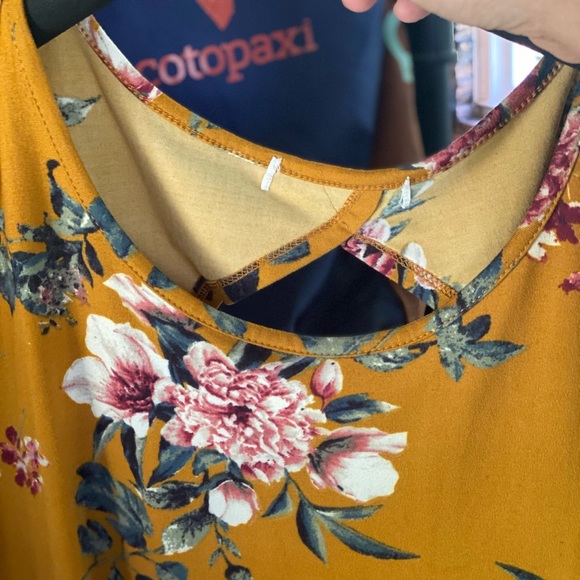 Cute top - S-M - Picture 6 of 6